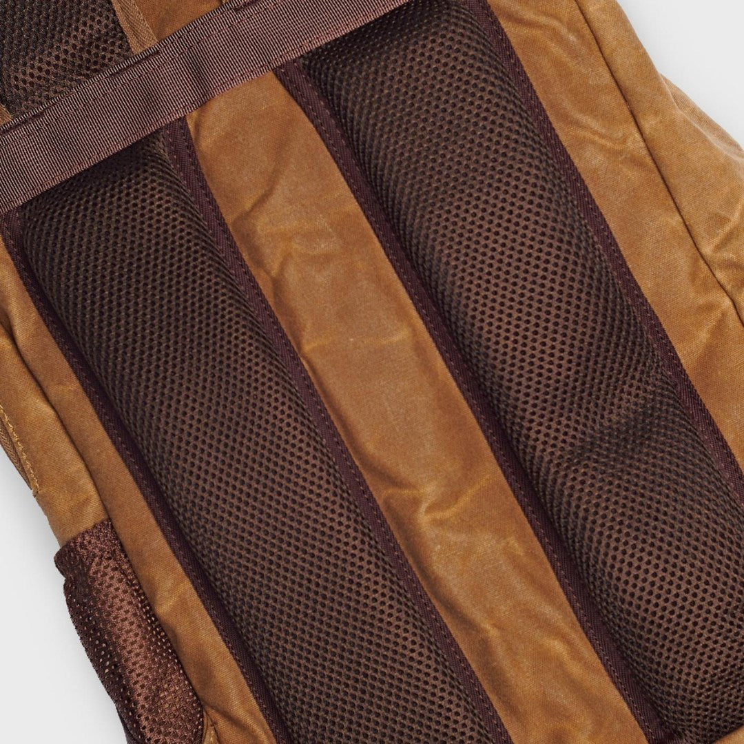 Kovered Roe tan adventure backpack close up of padded back panel for comfort#colour_tan