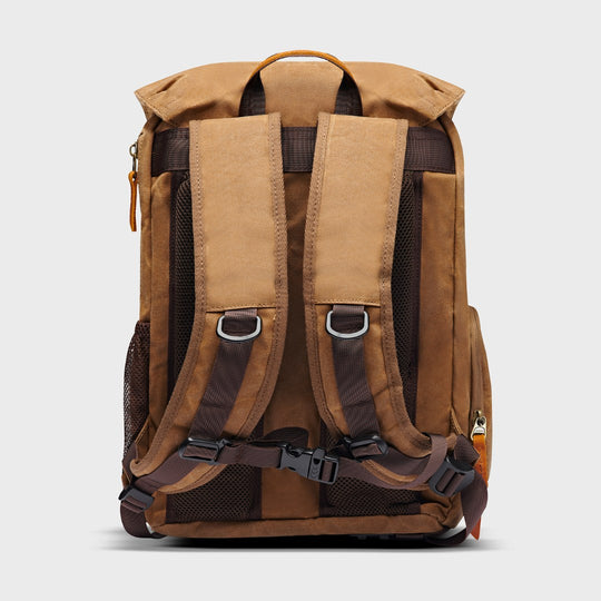 Kovered tan Roe adventure backpack rear view showing sternum strap for additional comfort#colour_tan