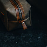 Tees 2.0 - Waxed Canvas Wash Bag - Moss Green